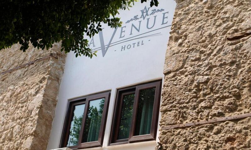 Avenue Hotel