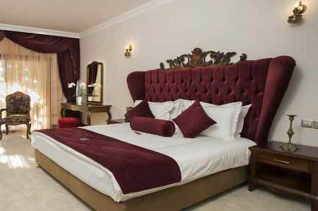 Le Chateau Lambousa Hotel