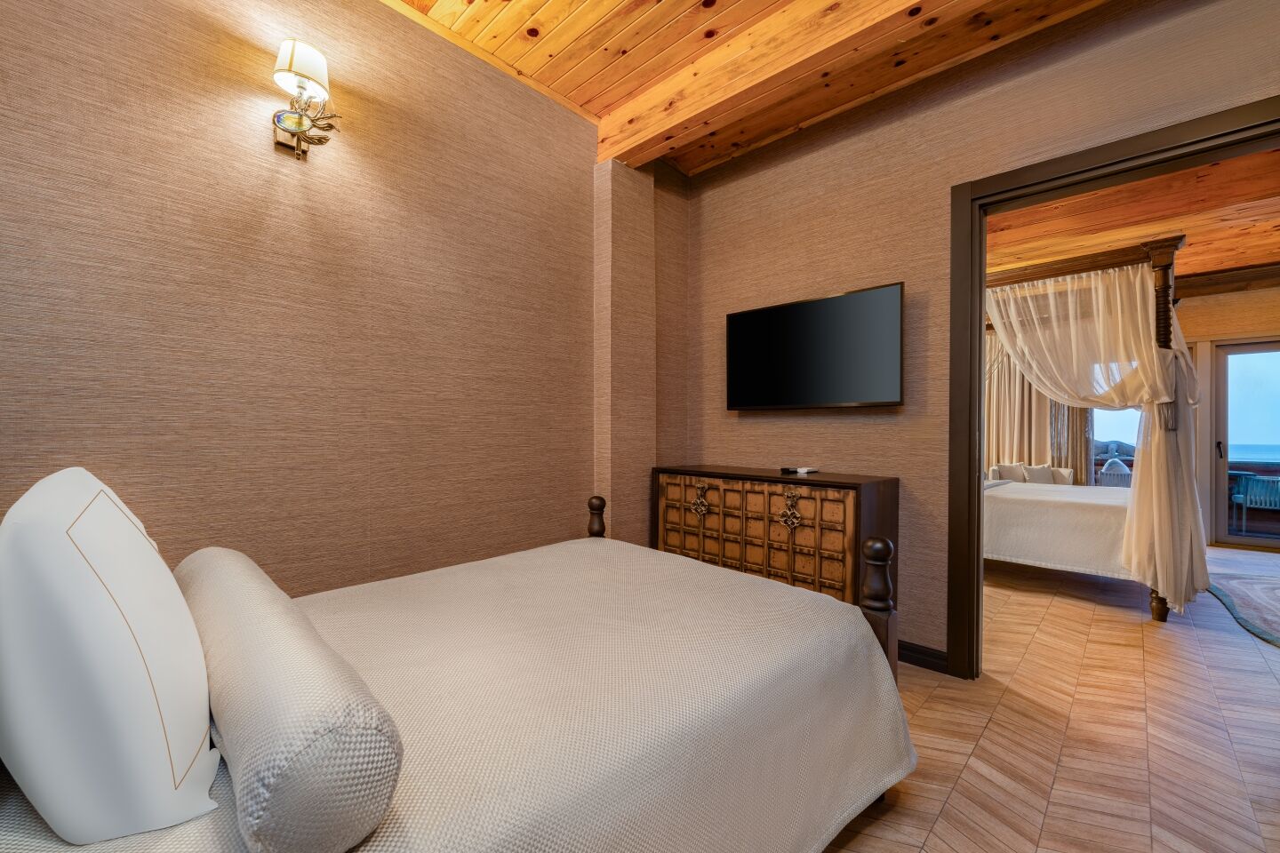 Les Ambassadeurs Hotel 