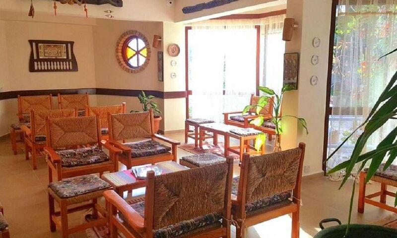 Top Set Hotel 