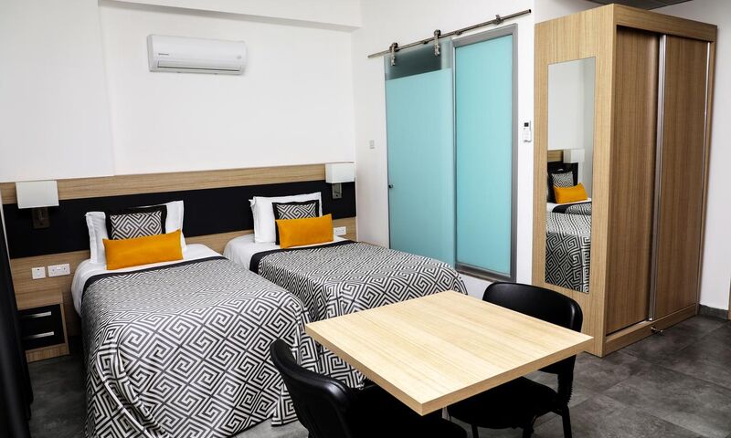 Sky Roof Hotel 