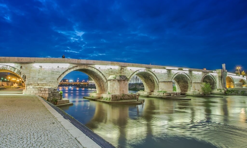 İzmir`den Uçaklı  Balkanlar Kosovalı ( Air Albania Hava Yolları )